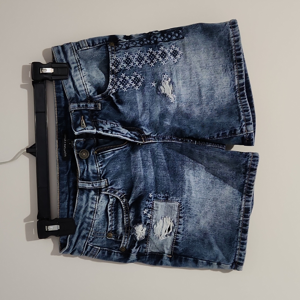 Signature Studio Jean shorts size 4